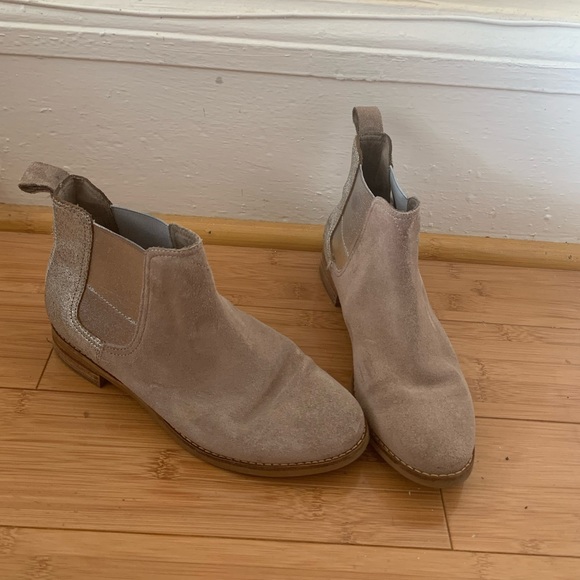 Toms Shoes - TOMS desert taupe suede metallic Ella boot